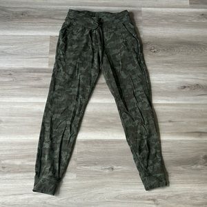 Lululemon Ready to Rulu Jogger 29" Heritage Camo Dark Olive Green Twill size 6